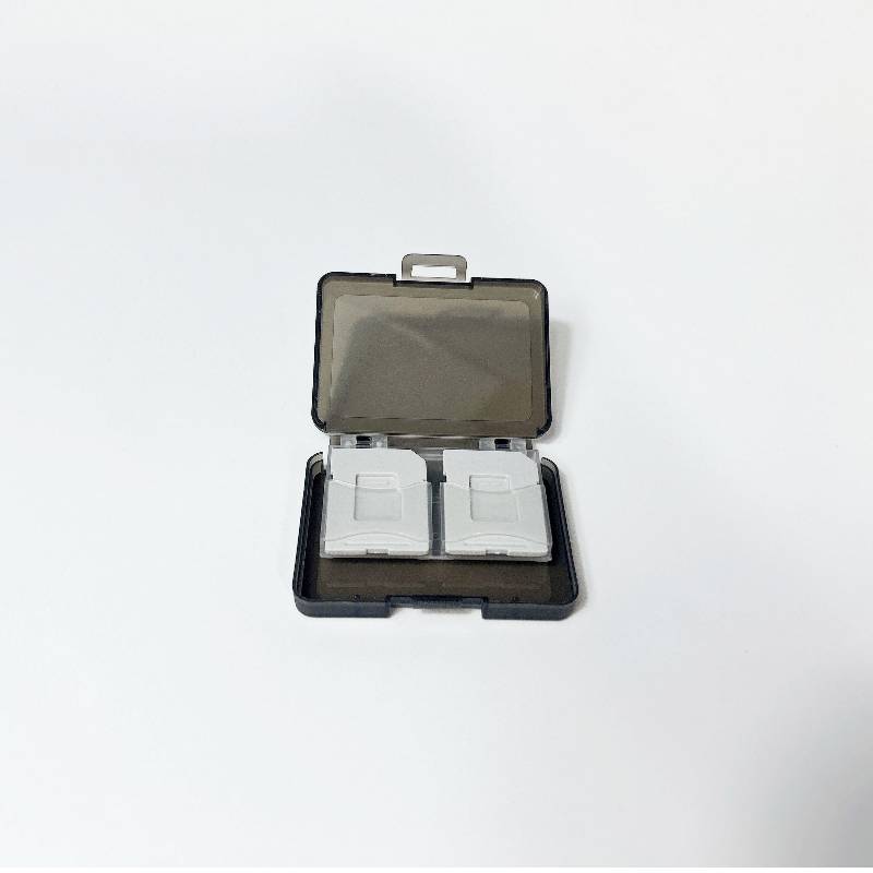Portable 4 Slots Memory Card Case for 4 SD Cards and 2 Micro SD Cards